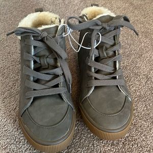 Boys Size 2 Gray Boots NEW